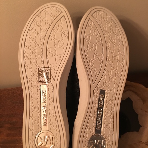 NWOB Michael Kors City Sneakers - Picture 7 of 7